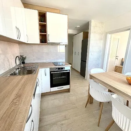 Ivana Apartman 2 Loviste Exterior photo