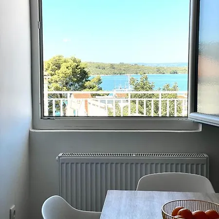 Ivana Apartman 2 Loviste Exterior photo