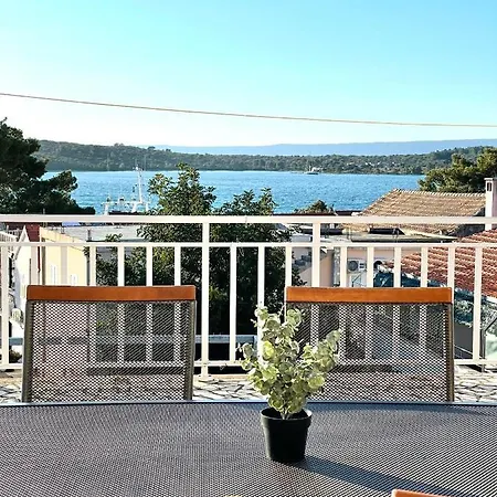 Ivana Apartman 2 Loviste Exterior photo