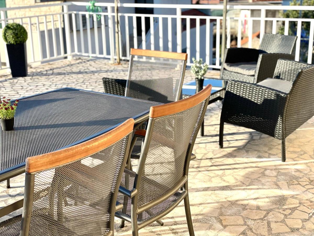 Ivana 2 Apartment Loviste