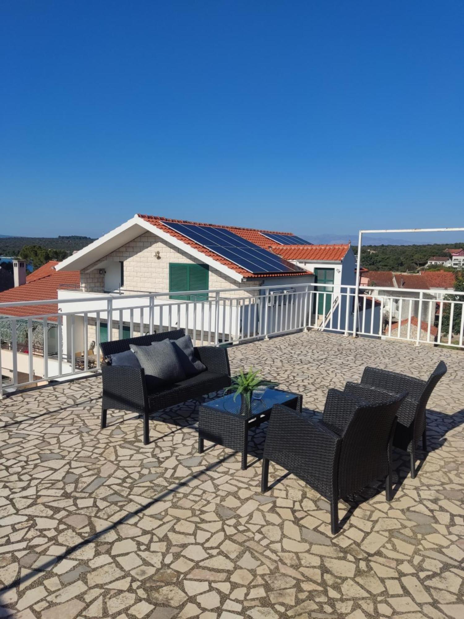 Ivana 2 Apartment Loviste
